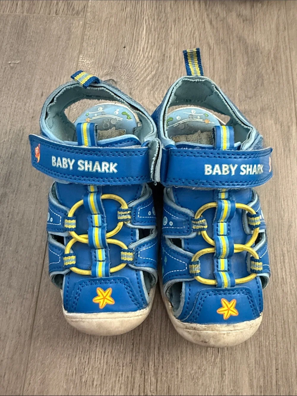 OshKosh B'gosh Blue Navy Kids Sandal & Baby Shark light up Sandal Set size 8